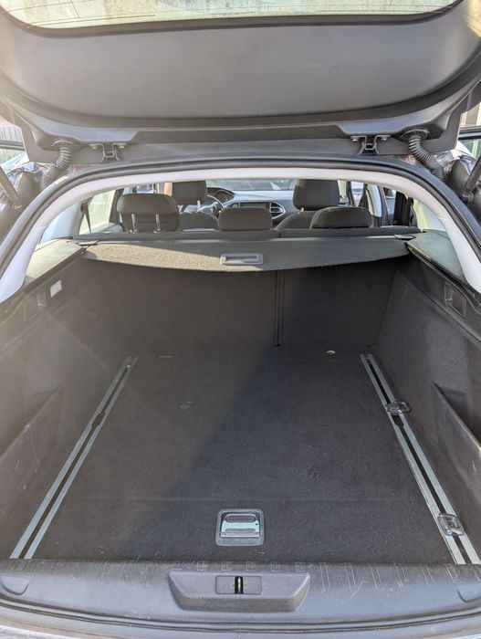 Peugeot 308 SW 2017 | 1.2 PureTech | Panoramic | Cameră | Defect Motor