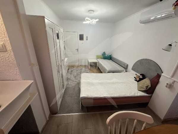 Продава се Многостаен апартамент в Пловдив, Каменица 1 - 100 кв.м за 8 €/кв.м - Снимка #1