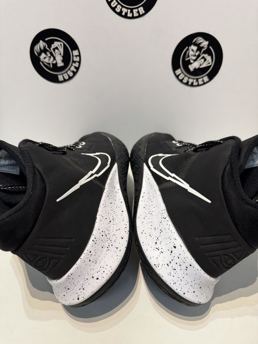 Маратонки NIKE KYRIE FLYTRAP .Номер 43