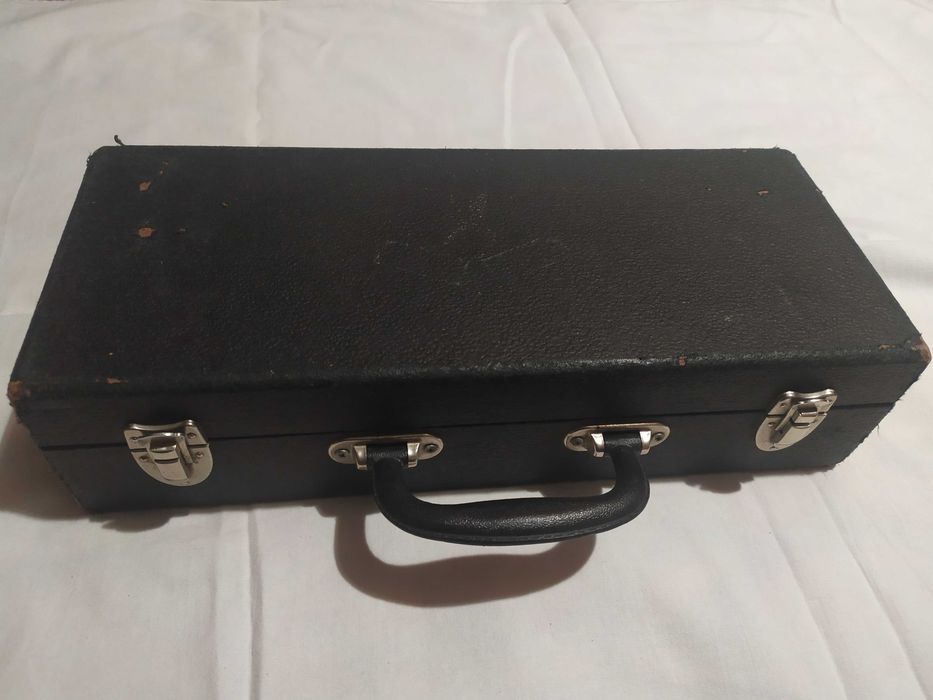 Продавам дървен кларинет "Amati luxus"