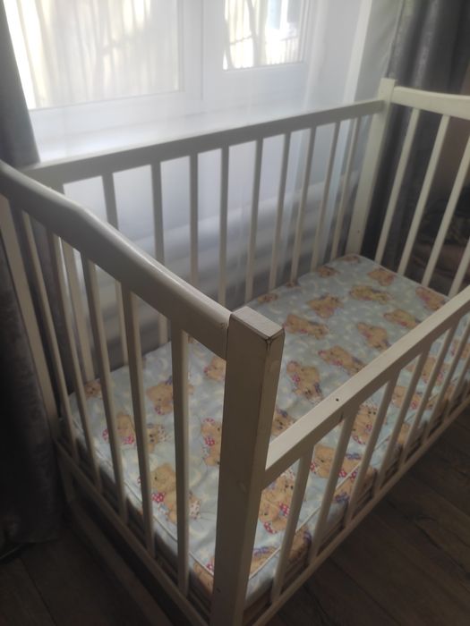 Детская кроватка