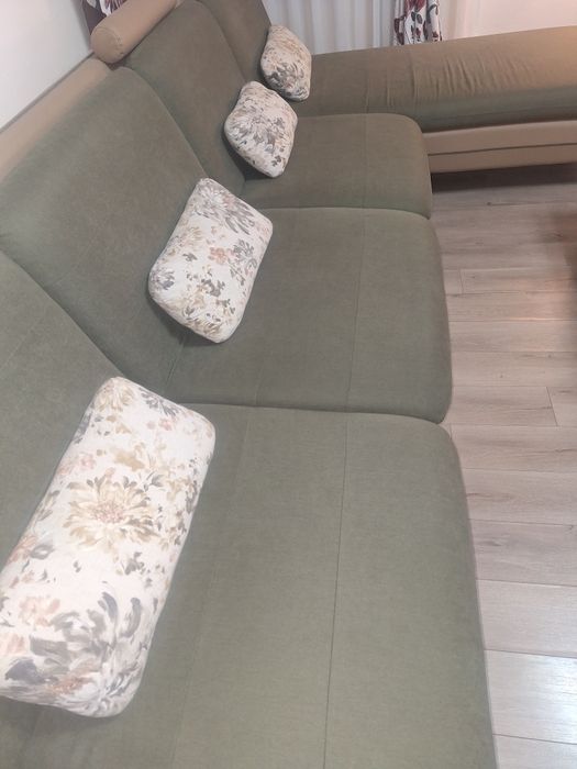 Vand Coltar modular cu taburete