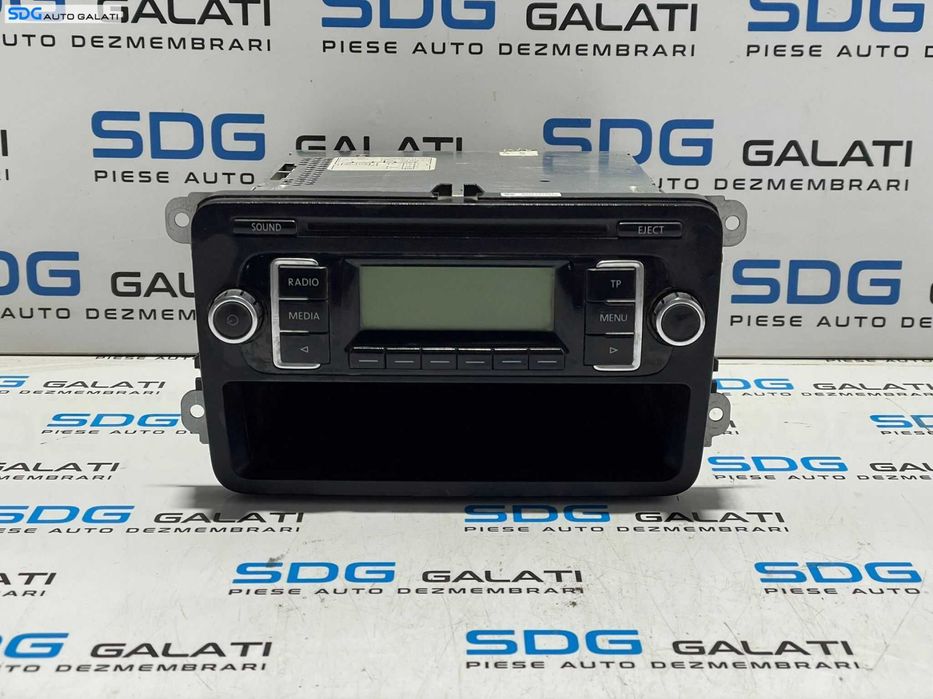 Unitate Radio CD Player U L V W MP3 Volkswagen Caddy 3 2003 - 2010 Cod 5K0035156 [L3102]