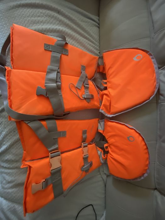 Vesta apa copii 30-40kg cu flluier Decathlon