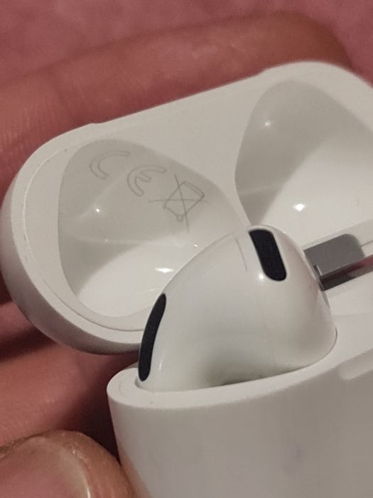 Carcasa airpods 4 fără anc