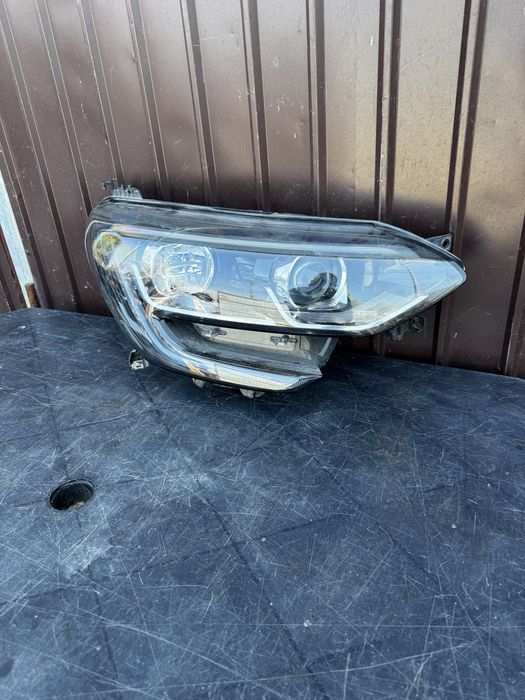 Far dreapta renault megane 4 halogen cu lupa