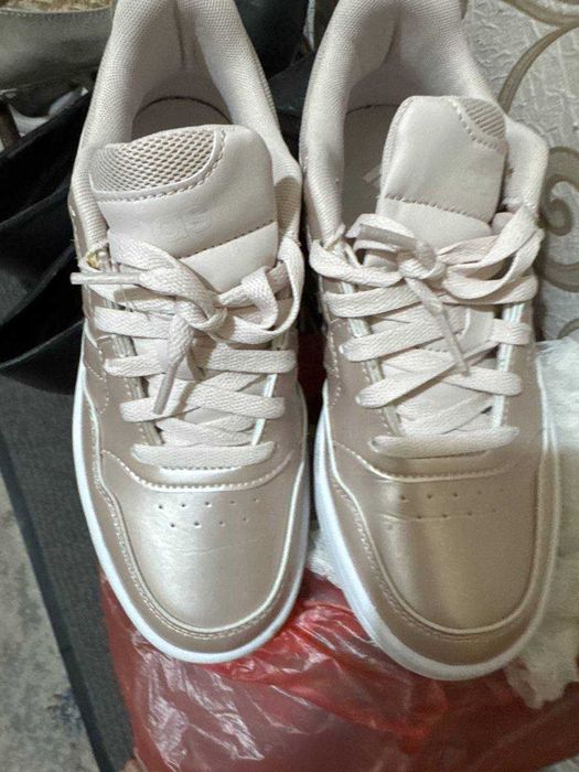 кроссовка адидас из сша новые 38 размер