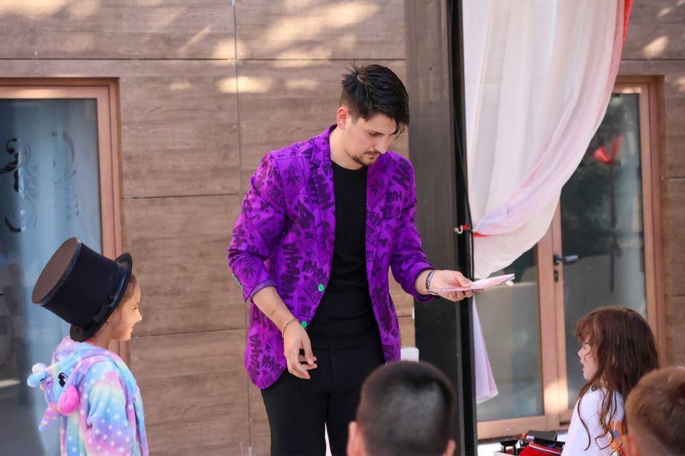 Magician petreceri copii 350 de lei