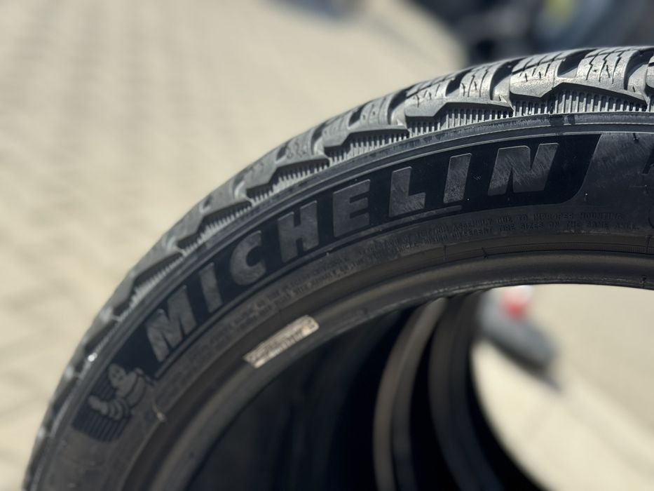 4бр.зимни гуми 225/45/18 95V Мишелин