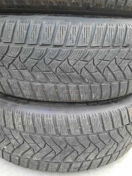 4 Броя 205/60/16 Dunlop 2x7,7mm 2x5,6mm