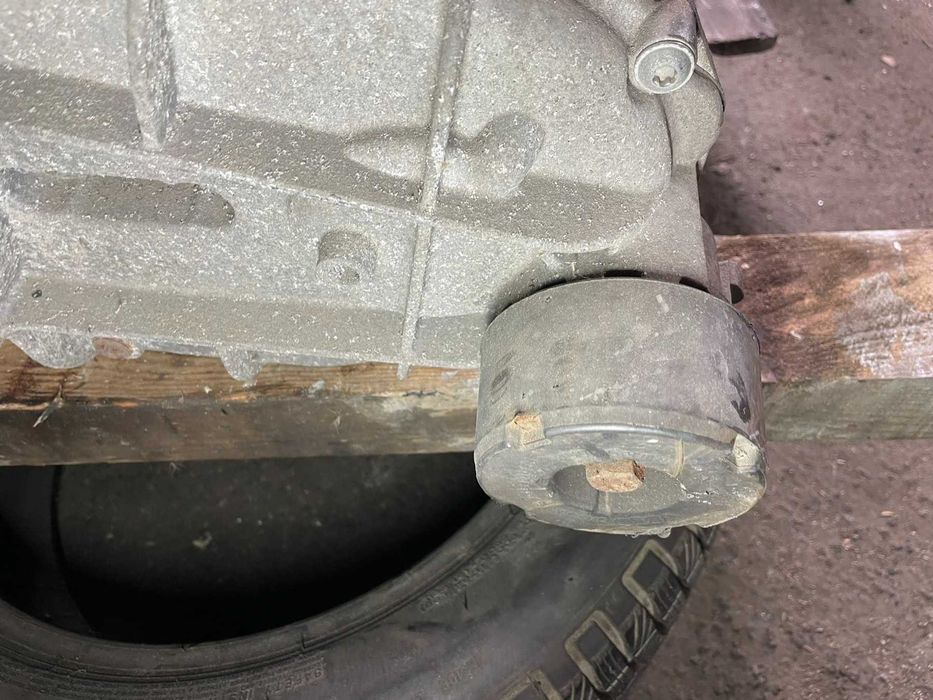 Продавам Раздатка OBU341011Q Porsche Cayenne 3.0D 92A/EG22/2012