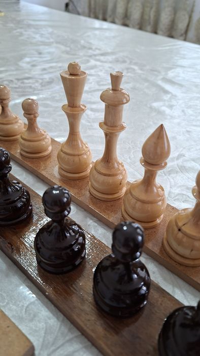 Шахматный фигура из дерево  глянцвый матовый полу матовый