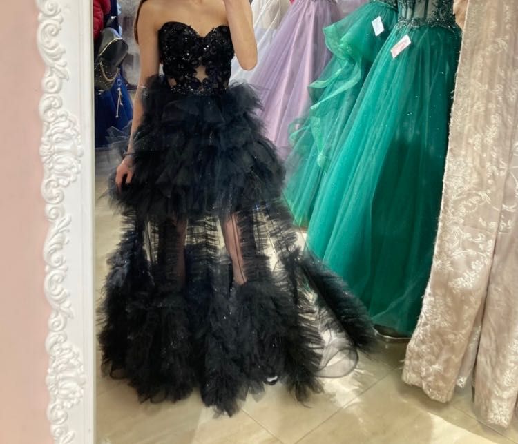 Бална черна рокля