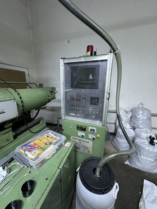 Продавам шприц машини ENGEL  ES 600/125 два броя