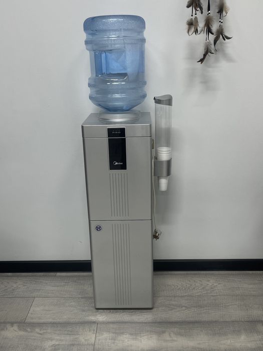 кулер с бутылями