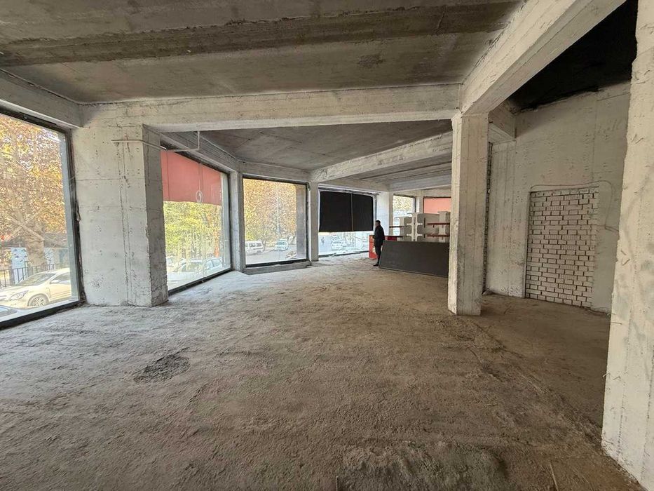 Продается помещения 600м2 на Чиланзаре Ц квартал SH83