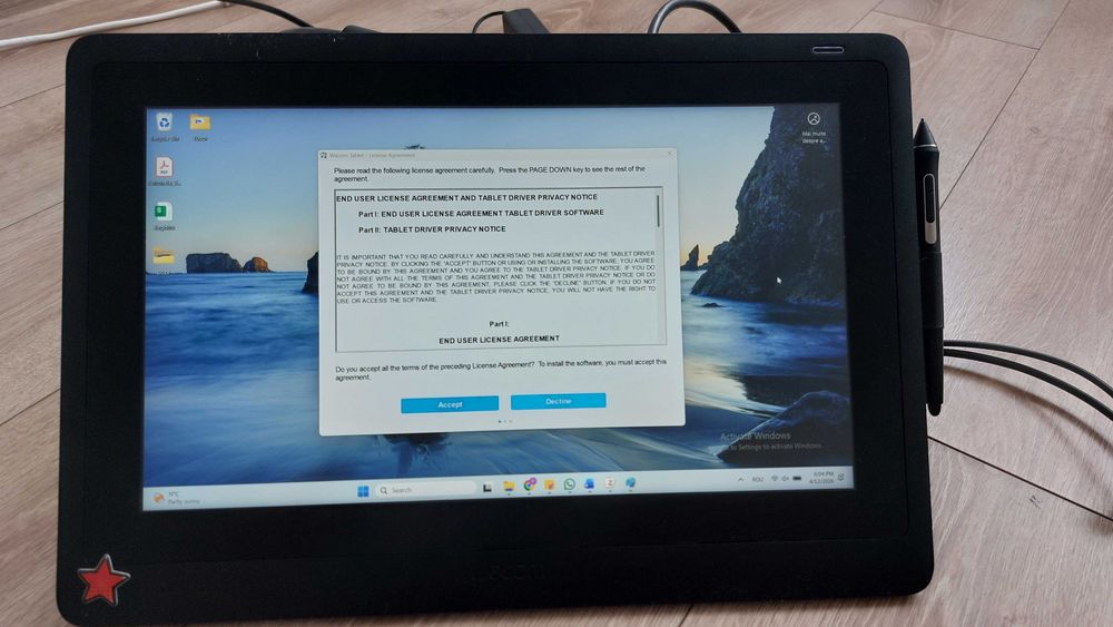 Tabletă grafică Cintique 16 wacom + montă VISA