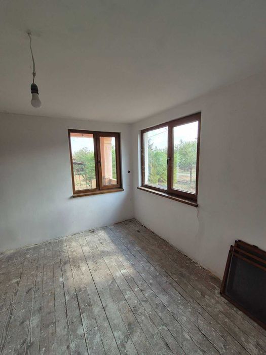 Продава се Къща в с. Бреница, Област Плевен - 100 кв.м за 123 €/кв.м - Снимка #8