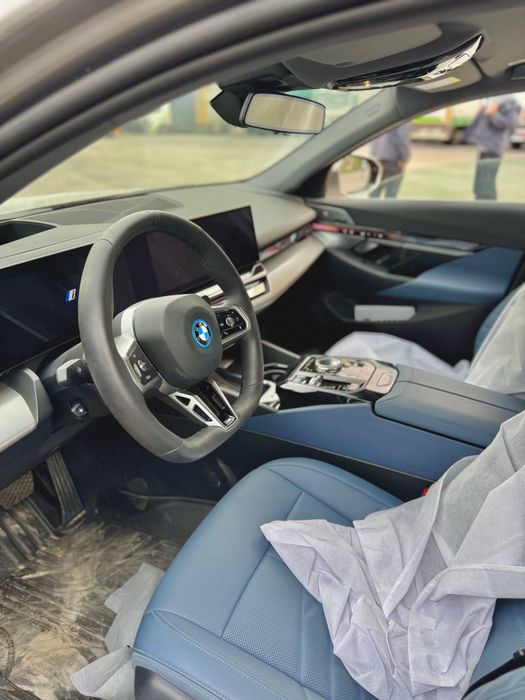 BMW i5 35L eDRIVE 2024 йил