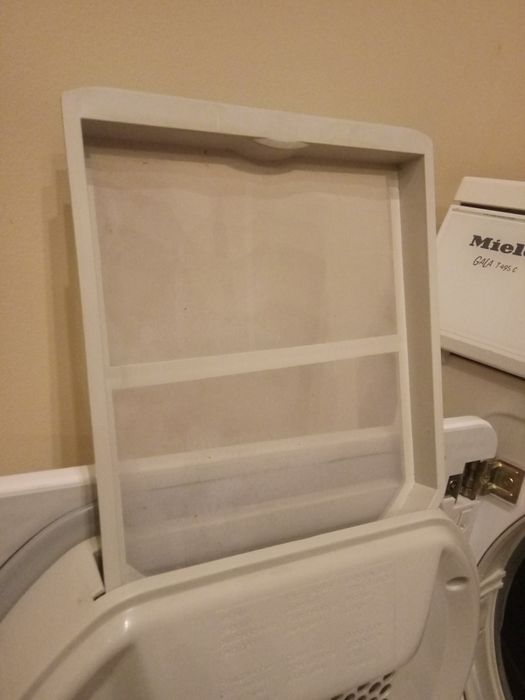 Продаваме сушилна  /Miele/
