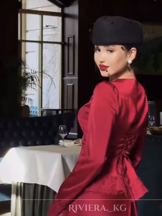 Вечение платья атлас