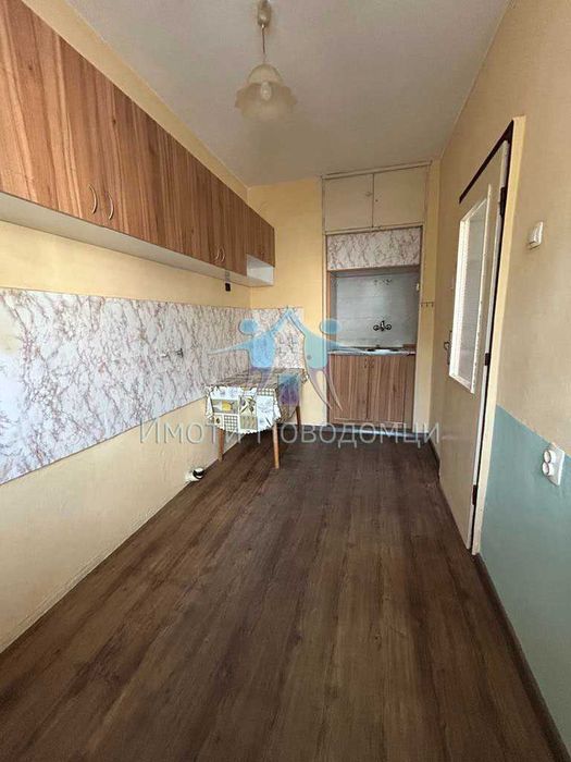 Продава се Двустаен апартамент в Шумен, Пазара - 70 кв.м за 1377 €/кв.м - Снимка #1