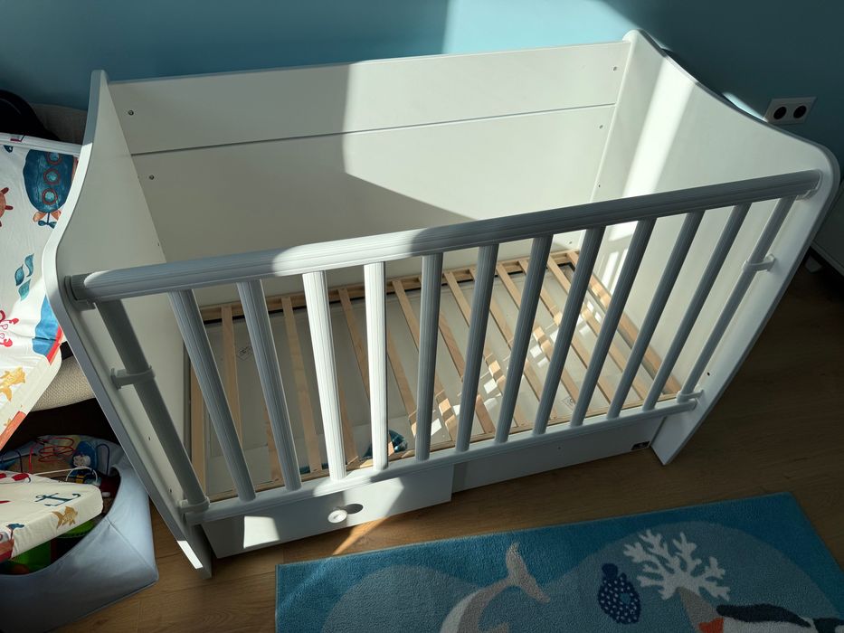 Кошара с люлеещ механизъм Lorelli