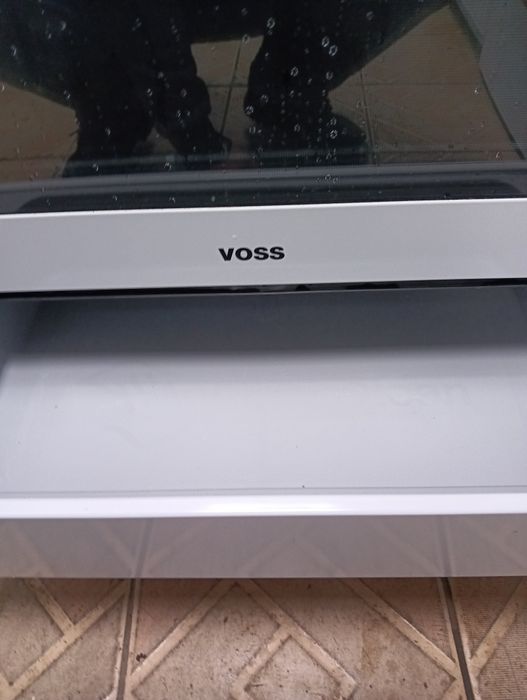 Свободно стояща печка с керамичен плот VOSS   с две години Гаранция!