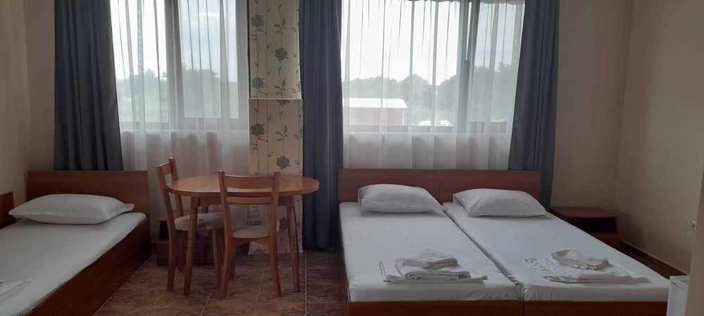 Продава се Хотел в Каварна - 1200 кв.м за 638 €/кв.м - Снимка #10