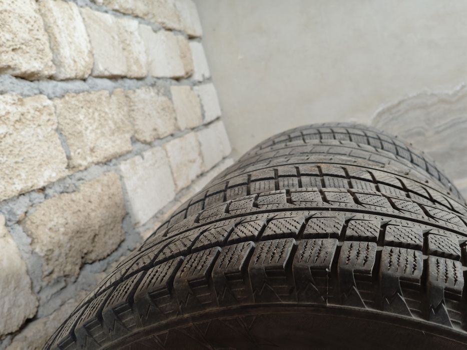 Зимние шины  комплекта