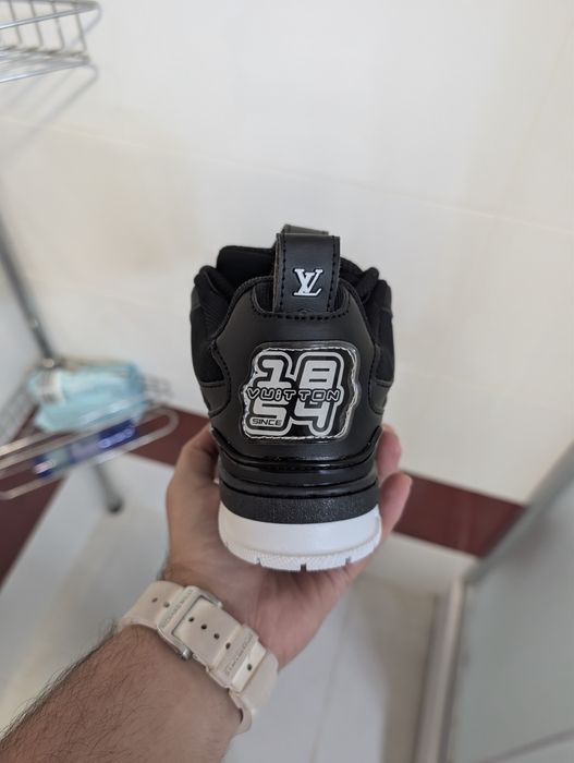 Louis Vuitton skates negre cu alb