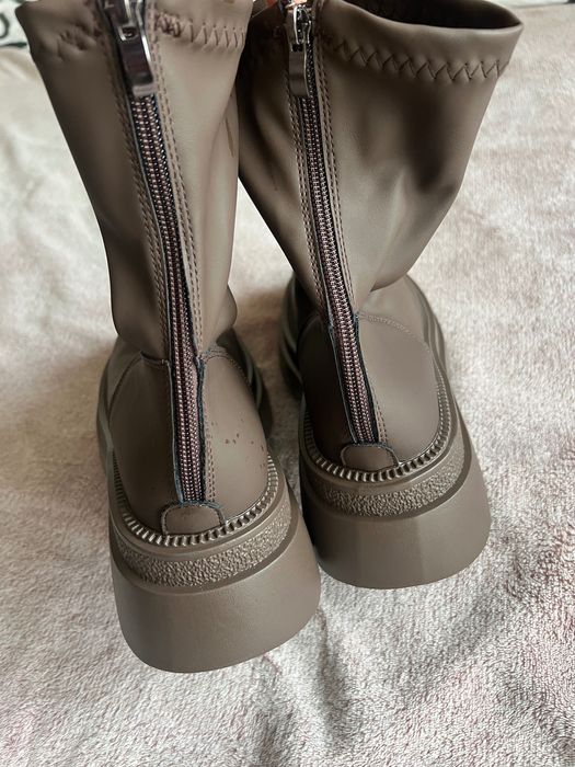 Нови дамски ботуши