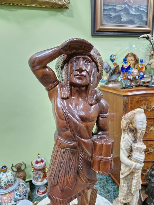 Голяма антикварна дървена фигура статуетка