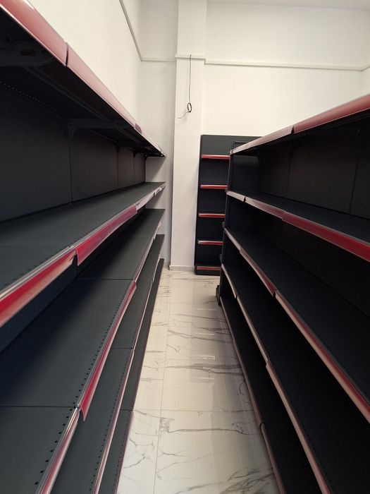 Продавам стелажи за магазин