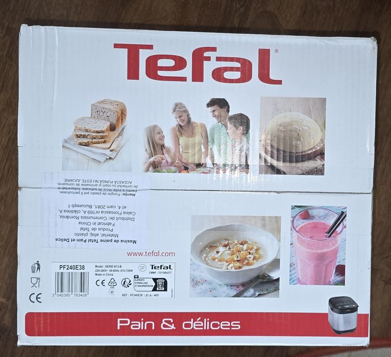 Masina de paine Tefal Pain & Délices PF240E38, 700 W, 1000 g, 20 programe, Negru/Argintiu sigilata

 4.61
