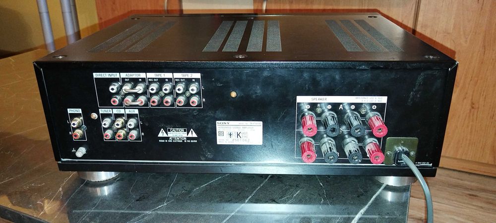 Продавам аудио усилвател SONY F 505 SE