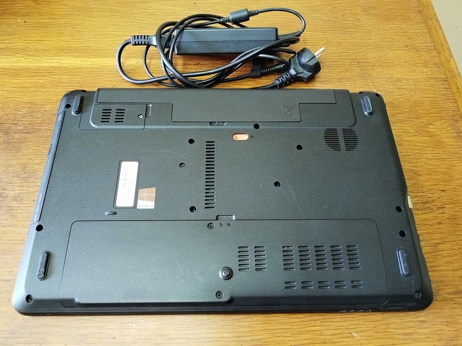 Лаптоп Acer Aspire E1-571G