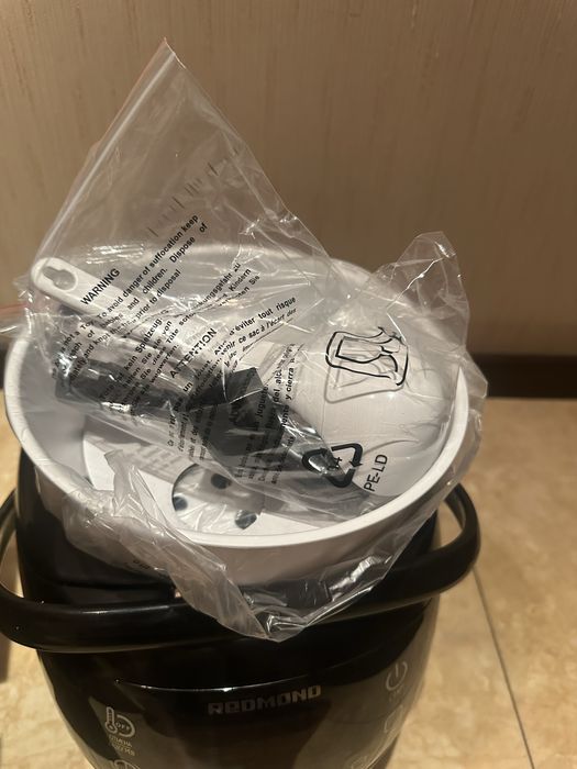 Мультиварка Redmond