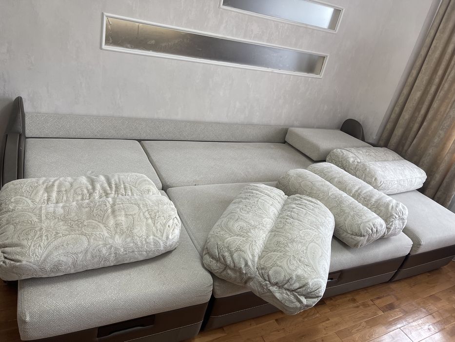 Продам диван 3,3 общая длина
