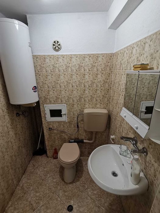 Дава се под наем Двустаен апартамент в Бургас, Лазур - 82 кв.м за 204 € - Снимка #3