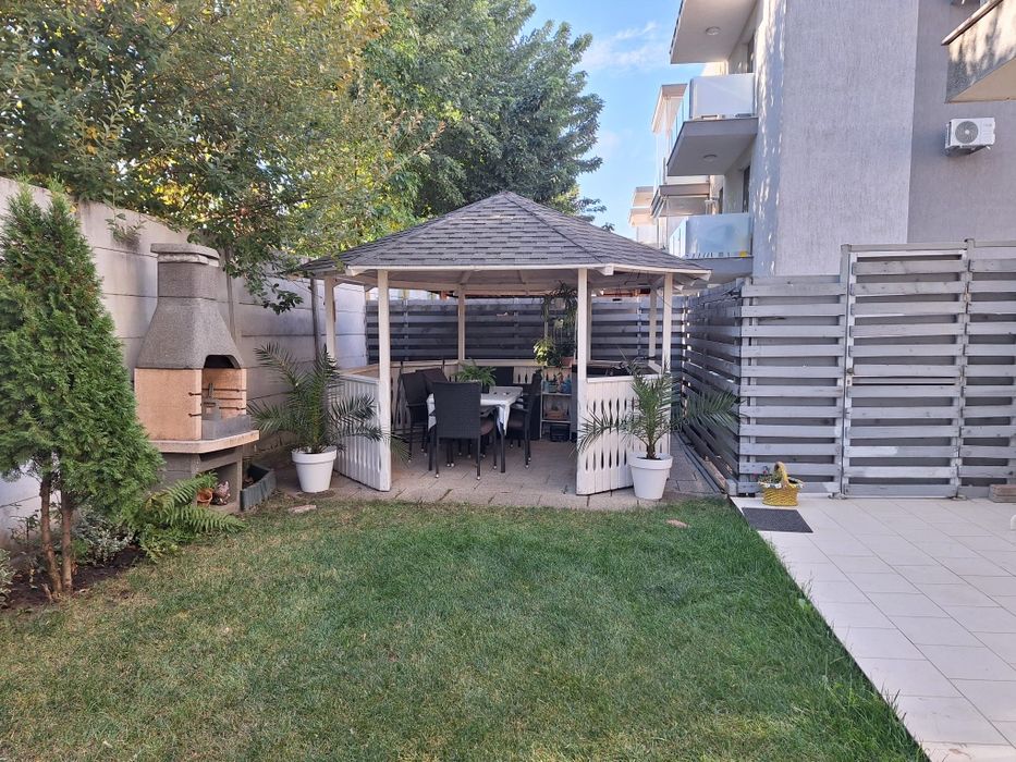 Apartament 2 camere cu CURTE PROPRIE (60 mp) + PARCARE - Lectorului Residence (Sector 1)