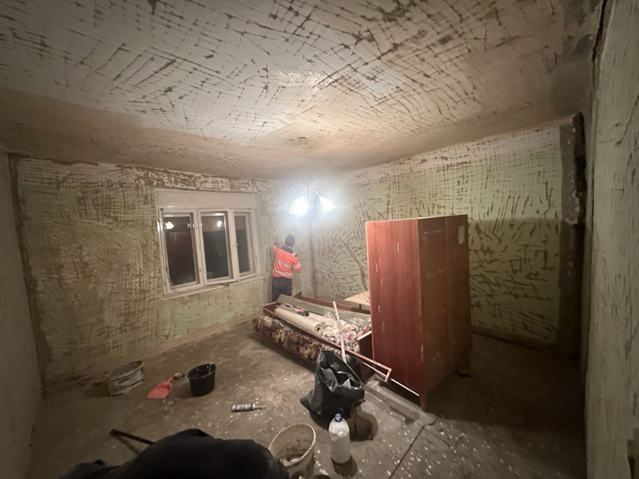 Constructii  ,gresie,faianta, acoperis ,rigips,casa in rosu,lavabil