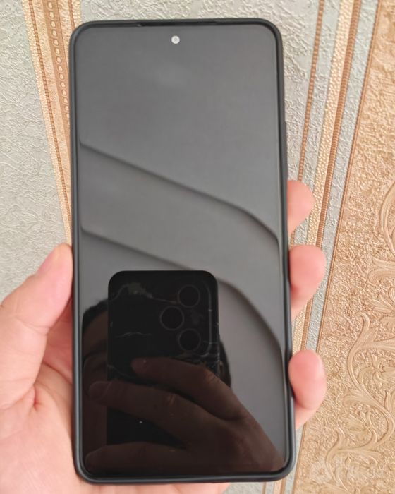 Telefon sotiladi Xiaomi Poco F3 qora rang 6/128