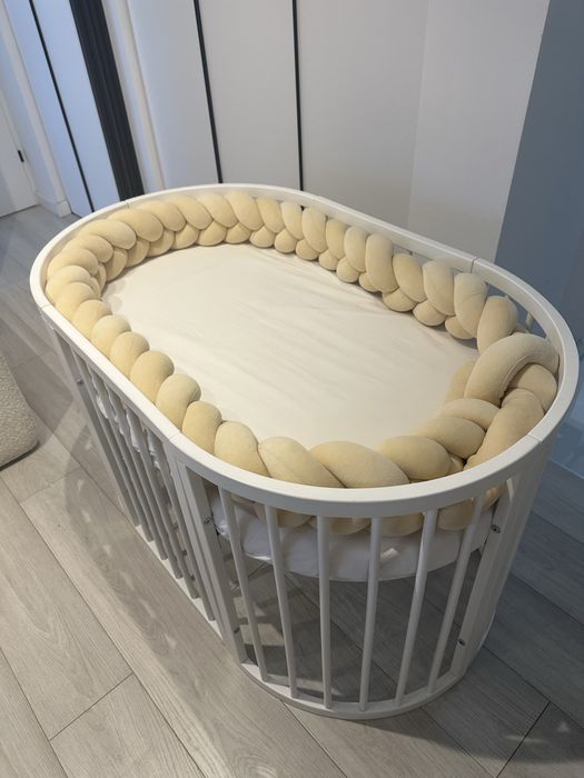 Pat oval, rotund  bebelus