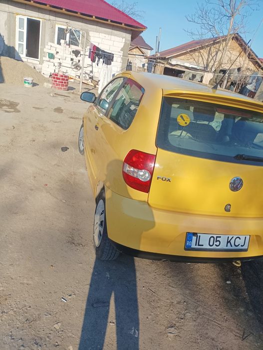 Vând Volkswagen Fox an 2011