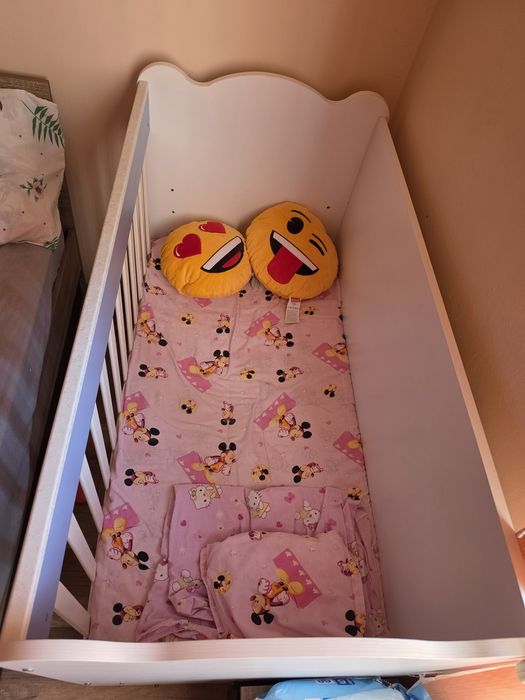 Дървена бебешка кощара
