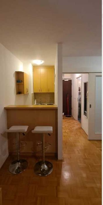 Дава се под наем Едностаен апартамент в Пловдив, Тракия - 36 кв.м за 153 € - Снимка #2