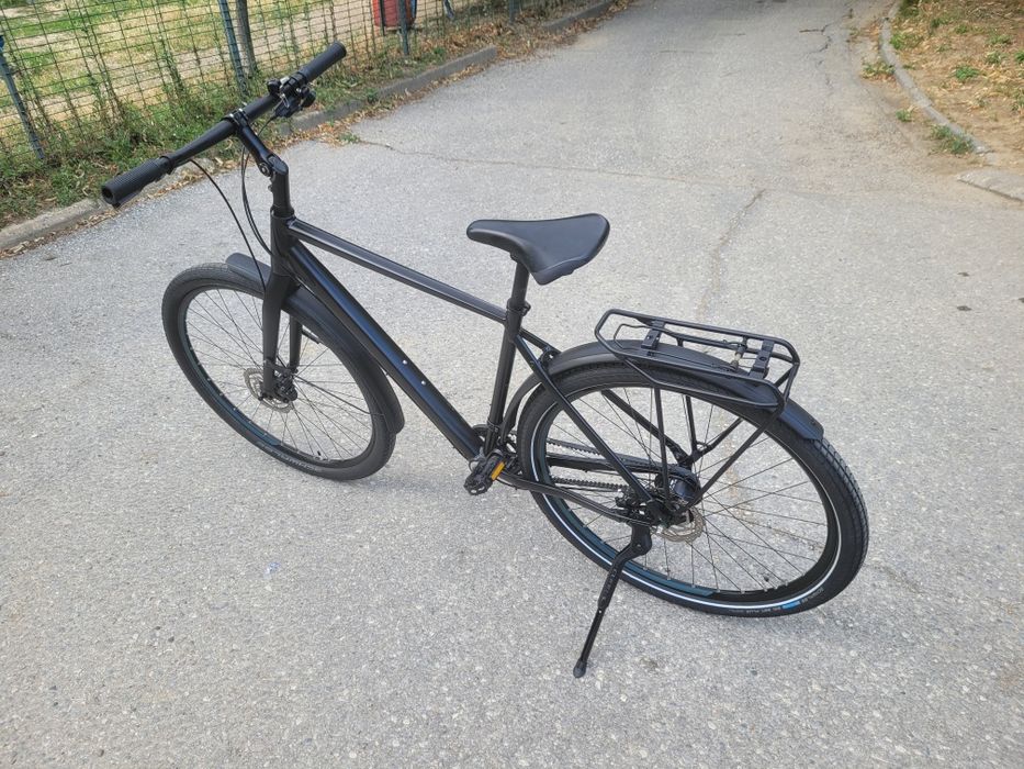 Bicicleta Cube Hyde Pro Black 2023 Full Black Frane Hidraulice pe disc Transmisie pe Curea Treking City Bicycle