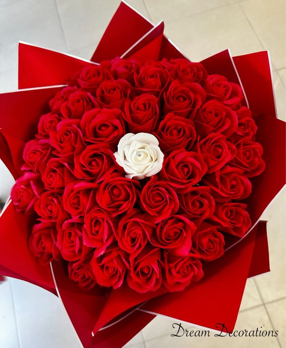 Букет вечни рози