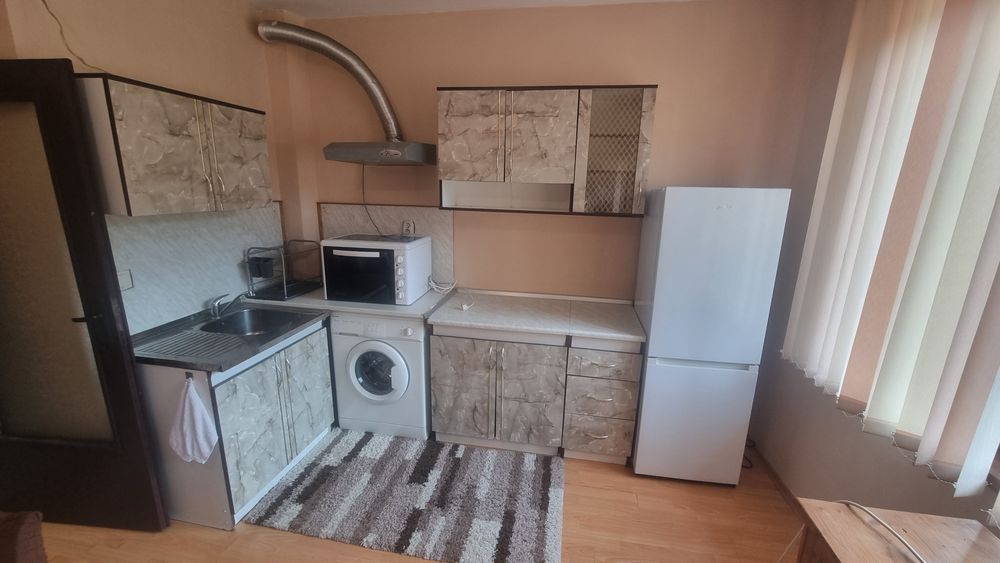 Дава се под наем Двустаен апартамент в Варна, Колхозен пазар - 50 кв.м за 357 € - Снимка #1